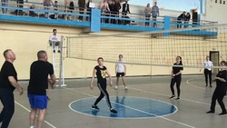 В знаменском вузе сыграли в волейбол
