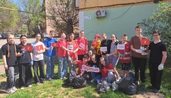 Юные знаменцы приводят город в порядок