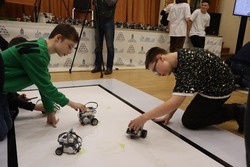 Знаменские подростки стали вторыми в соревнованиях «Робо-догонялки»