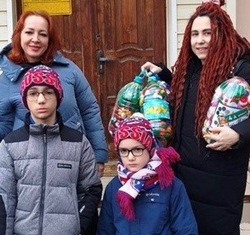 Знаменцы сдали крышечки на переработку 