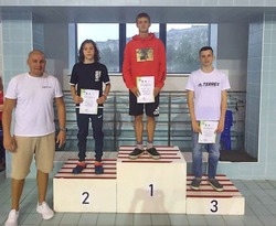 Пловцы из Знаменска завоевали 13 медалей на областных соревнованиях