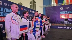 Знаменские гиревики с триумфом выступили на соревнованиях «Белые ночи»