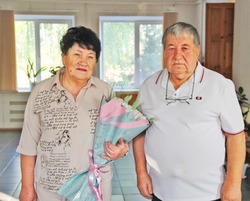 Олег Глотов поздравил знаменскую семейную пару с 55-летием совместной жизни