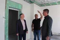 Глава ЗАТО Знаменск проинспектировал ремонтные работы на объектах города