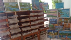 В городской библиотеке Знаменска работает выставка местных художниц