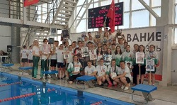 В спортивной школе Знаменска прошел чемпионат по плаванию 