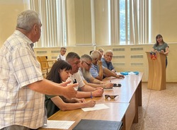 Общественность Знаменска обсудила ситуацию с поджогом детской площадки 