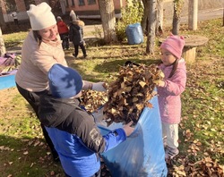 В Знаменске продолжается череда осенних субботников 