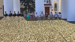 Знаменские волонтёры изготовили маскировочную сеть