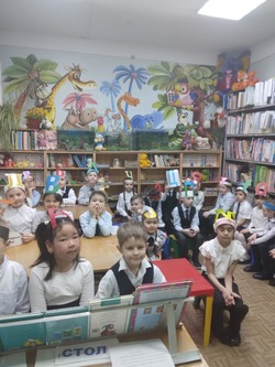 Первоклассники знаменской школы познакомились с библиотекой