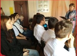 С подростками из села Капустин Яр провели патриотический час