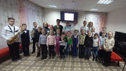 Знаменские воспитанники детского сада посетили школу искусств 