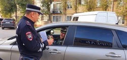 Знаменские автоинспекторы обратили внимание на безопасность старшего поколения 