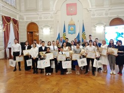 Спортсмены из Знаменска получили дипломы и памятные подарки из рук губернатора Игоря Бабушкина