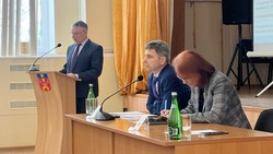 Глава ЗАТО Знаменск отчитался о работе перед депутатами