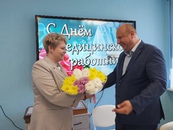 Знаменским медработникам вручили заслуженные награды 