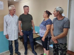 Главный врач больницы Знаменска встретился с жителями села Садовое