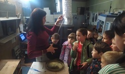 Юные знаменцы посетили с экскурсией кинотеатр 