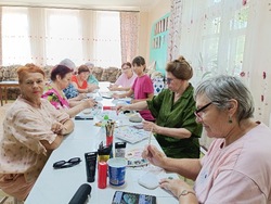 В Знаменске проходят мастер‑классы по росписи гальки