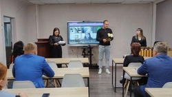 В филиале АГУ Знаменска поздравили преподавателей 