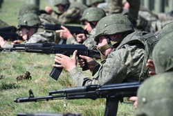 На полигоне в Знаменске проходит проверка квалификации военных 