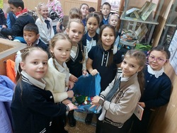 Знаменцы продолжают принимать участие в акции «Добрые крышечки»