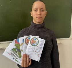 Знаменские школьники продолжают писать письма на фронт 