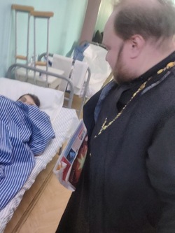 В госпитале Знаменска поздравили воинов с православным праздником 