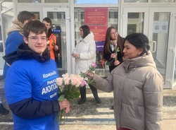 Знаменским женщинам создали весеннее настроение 