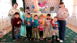 Знаменским малышам показали кукольный спектакль
