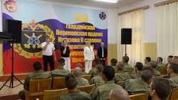 Артисты Центра культуры поздравили знаменских военнослужащих