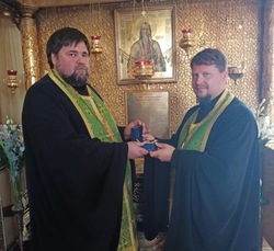 Храмам Ахтубинской епархии передали святыню из Таганрога 
