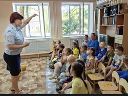 Госавтоинспекторы Знаменска провели беседу с детьми 