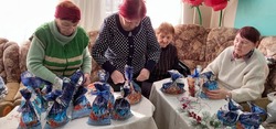Серебряные волонтеры Знаменска подготовили подарки на передовую 