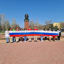 Волонтеры Знаменска возложили цветы к памятнику конструктору Сергею Королеву