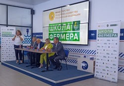 Астраханцев приглашают в «Школу фермера»