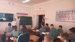 Преподаватели знаменского вуза продолжают встречи со старшеклассниками
