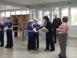 В школе Знаменска наградили участников зарницы 