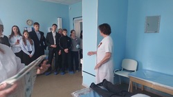  В Знаменске для школьников организовали экскурсию в больницу