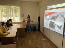В спортивной школе Знаменска провели патриотический час