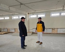 Ремонт школы в Знаменске продолжается в праздничные дни 
