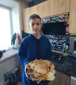 Юные знаменцы приготовили десерты для мам 