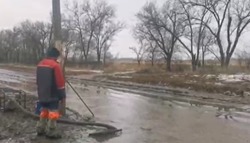 В Знаменске откачивают воду с городских улиц