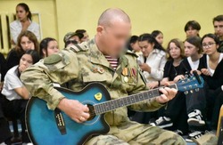 С астраханскими школьниками встретился ветеран СВО